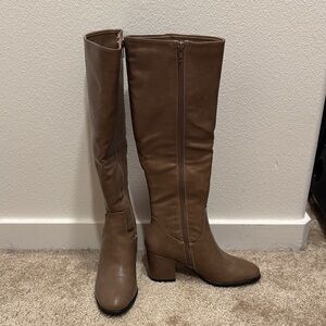 BRAND NEW Windsor Tan Heeled Knee-High Boots